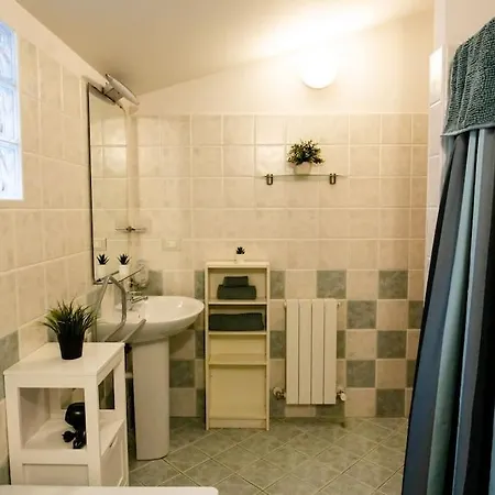 Daire Amazing Flat For 7, Ac, Historical Center *